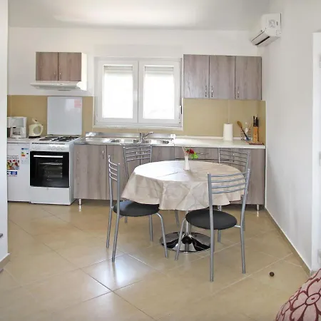 Apartment Josip - Vir126